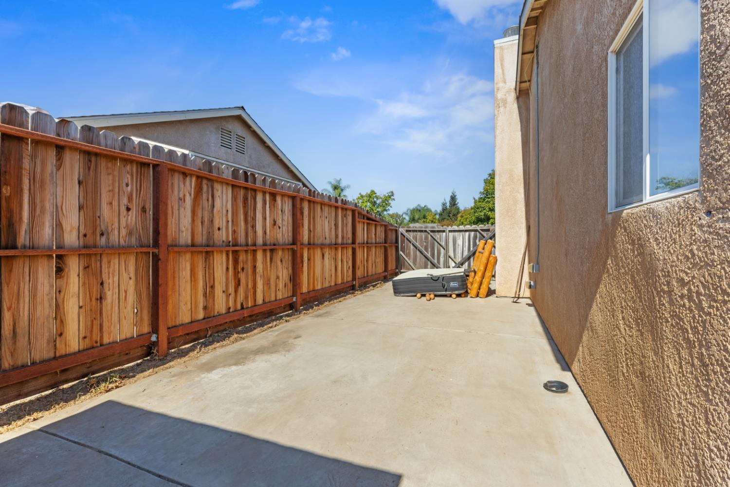 12218 Goldmine Ave, Waterford, CA 95386