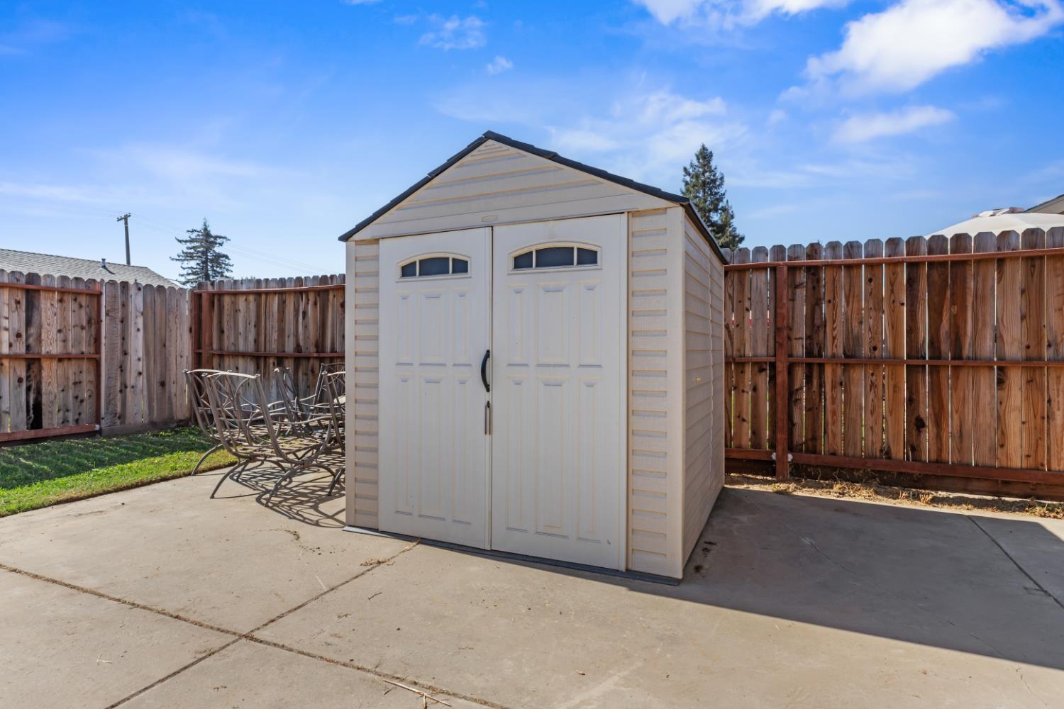 12218 Goldmine Ave, Waterford, CA 95386