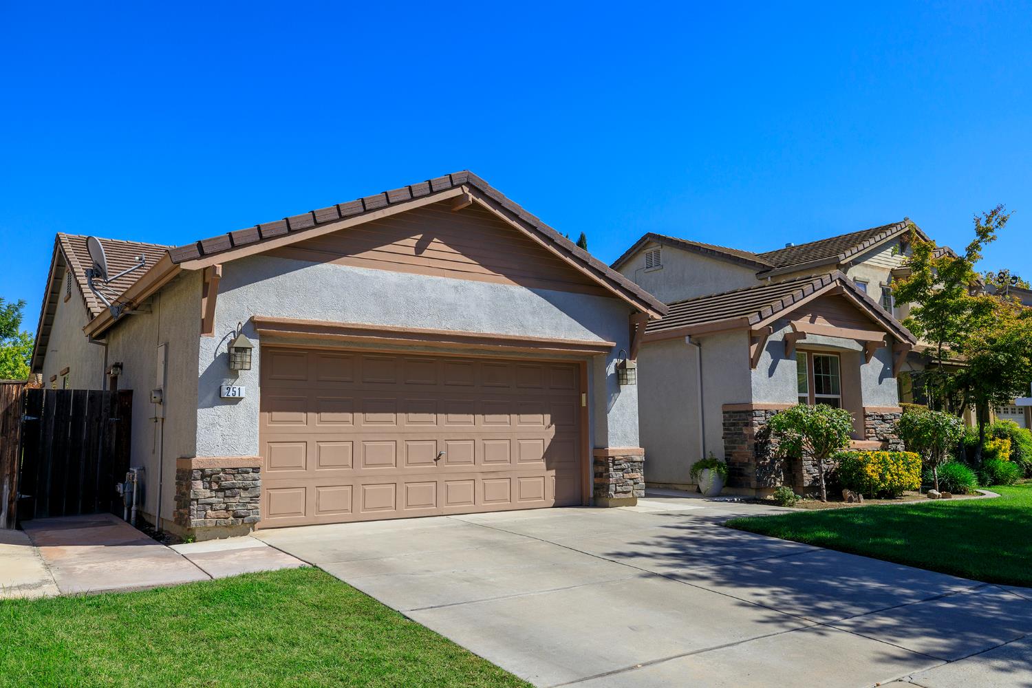 251 Fay Ct, Oakdale, CA 95361