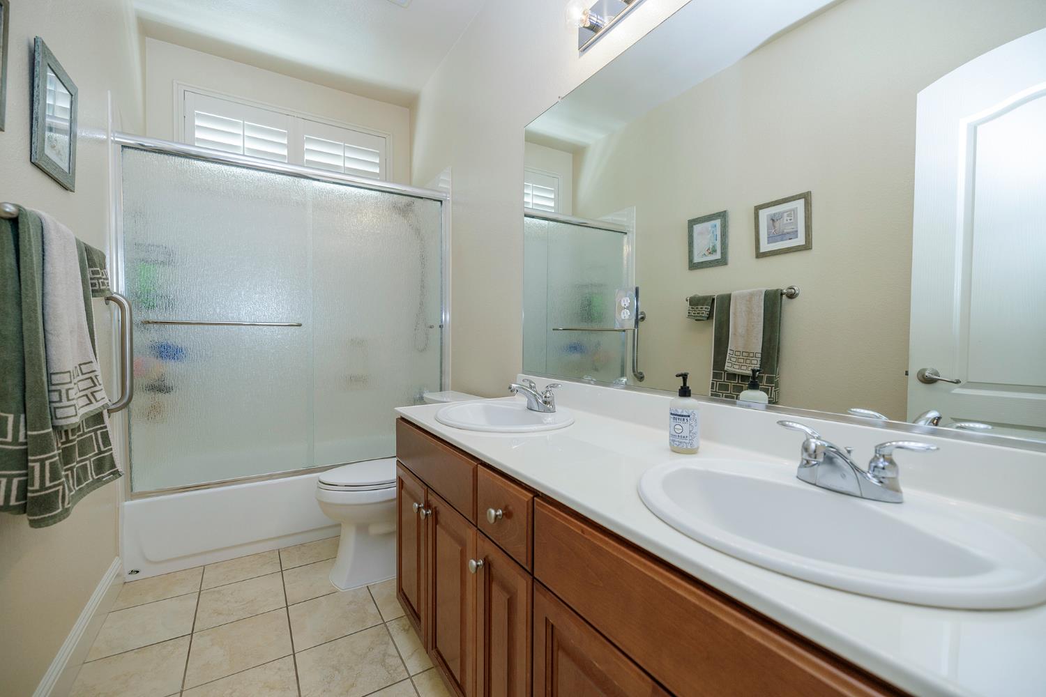251 Fay Ct, Oakdale, CA 95361