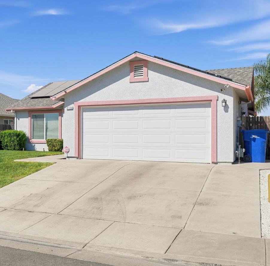 2136 W Pincay St, Merced, CA 95348