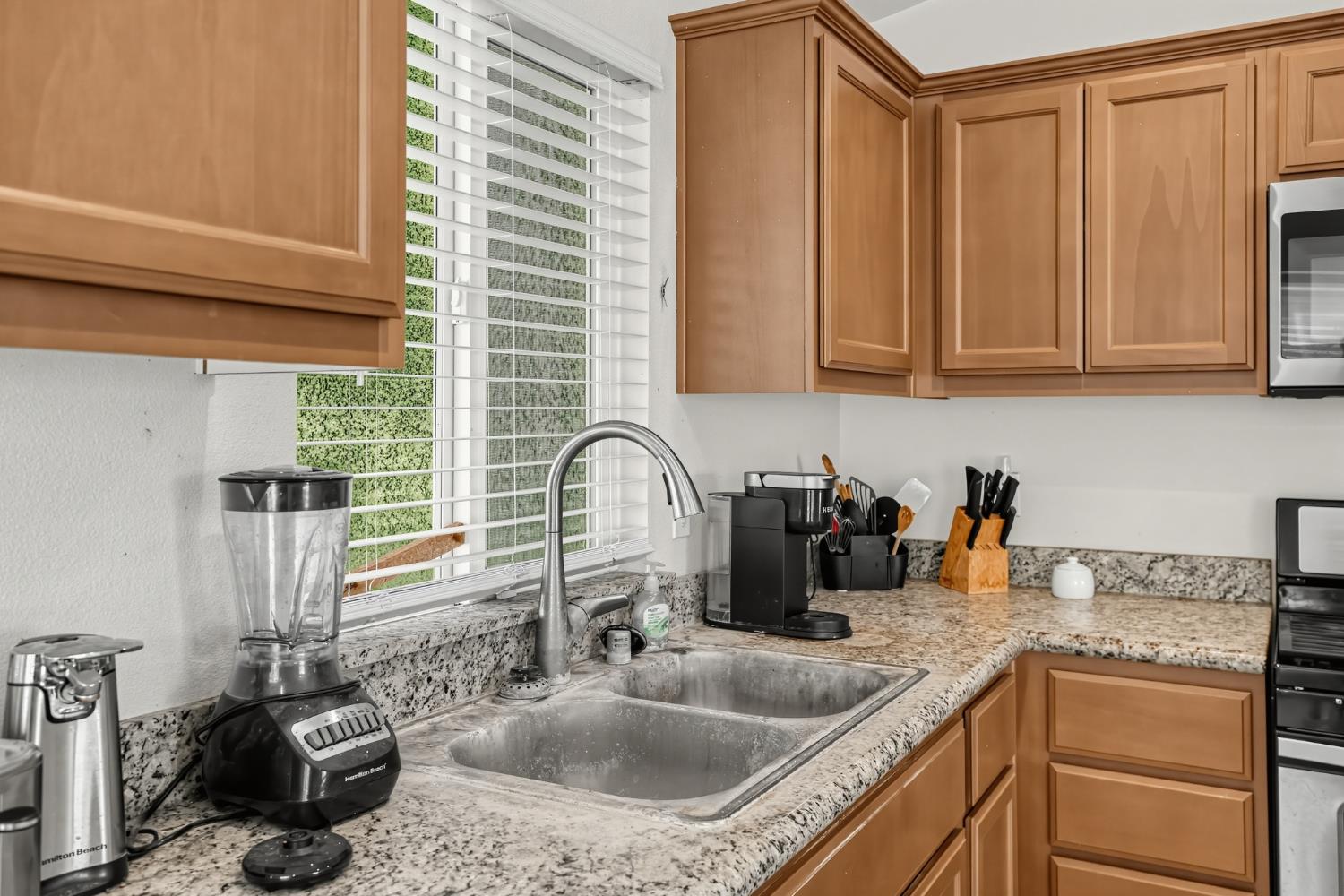 2136 W Pincay St, Merced, CA 95348
