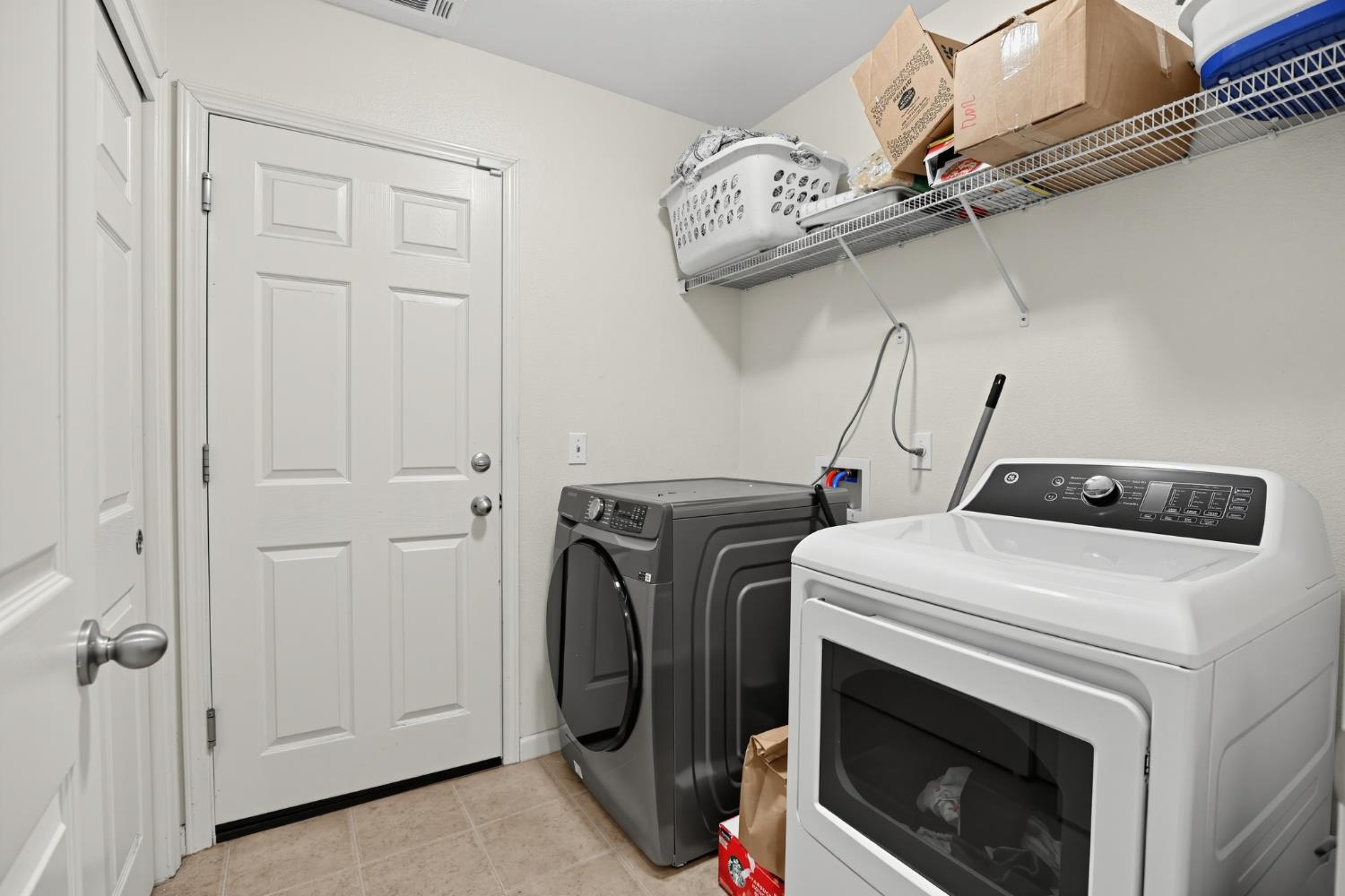 2136 W Pincay St, Merced, CA 95348