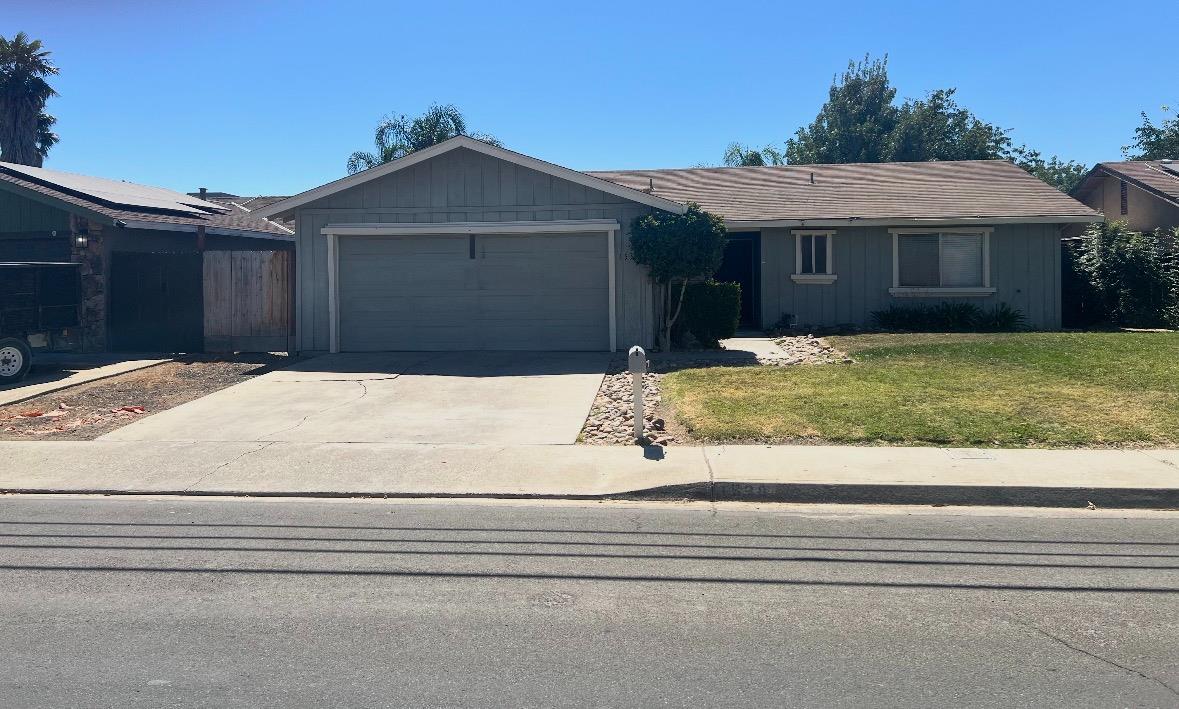 1538 Inyo Ave, Newman, CA 95360