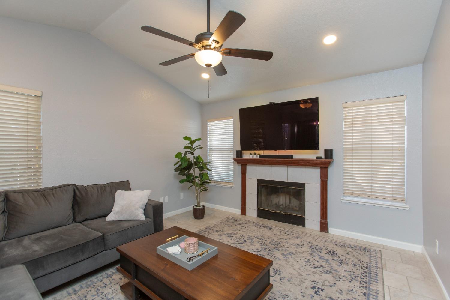 2653 Parklane, Ceres, CA 95307