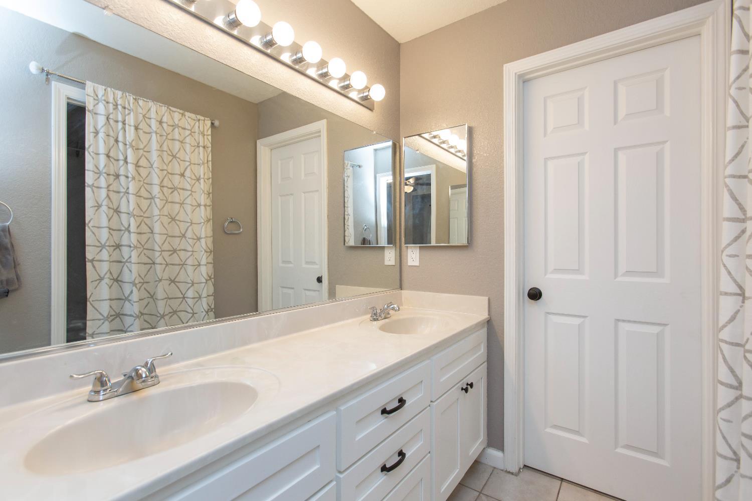 2653 Parklane, Ceres, CA 95307