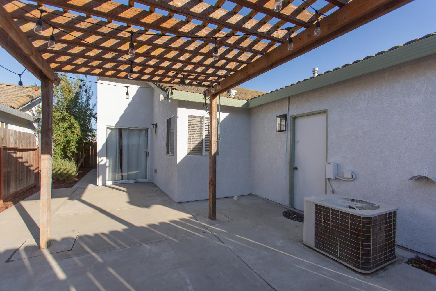 2653 Parklane, Ceres, CA 95307