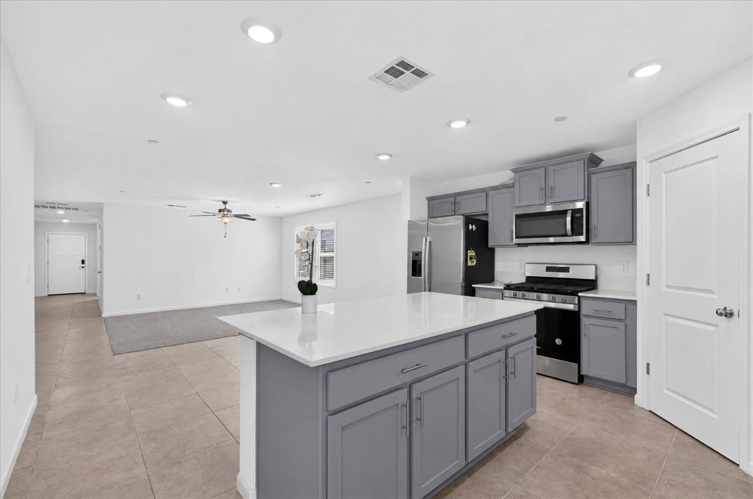 449 Stein Way, Waterford, CA 95386