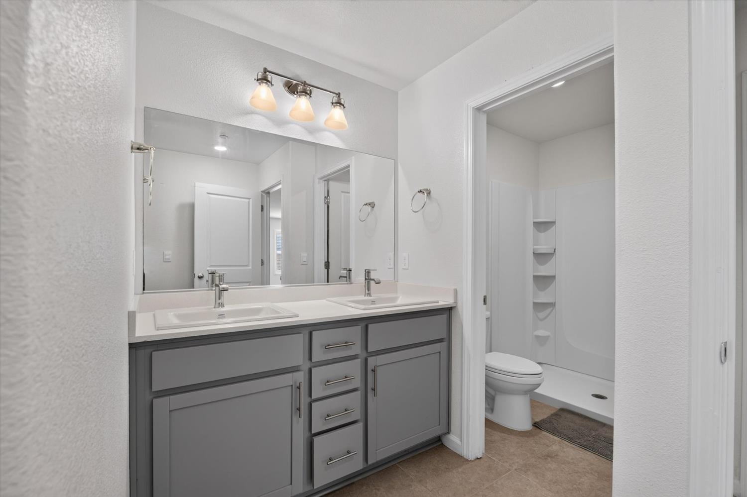 449 Stein Way, Waterford, CA 95386