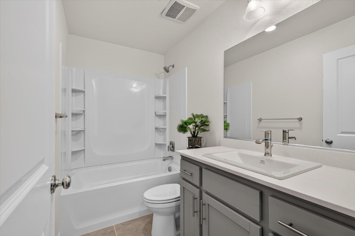 449 Stein Way, Waterford, CA 95386