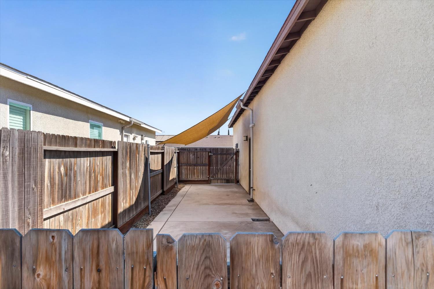 449 Stein Way, Waterford, CA 95386