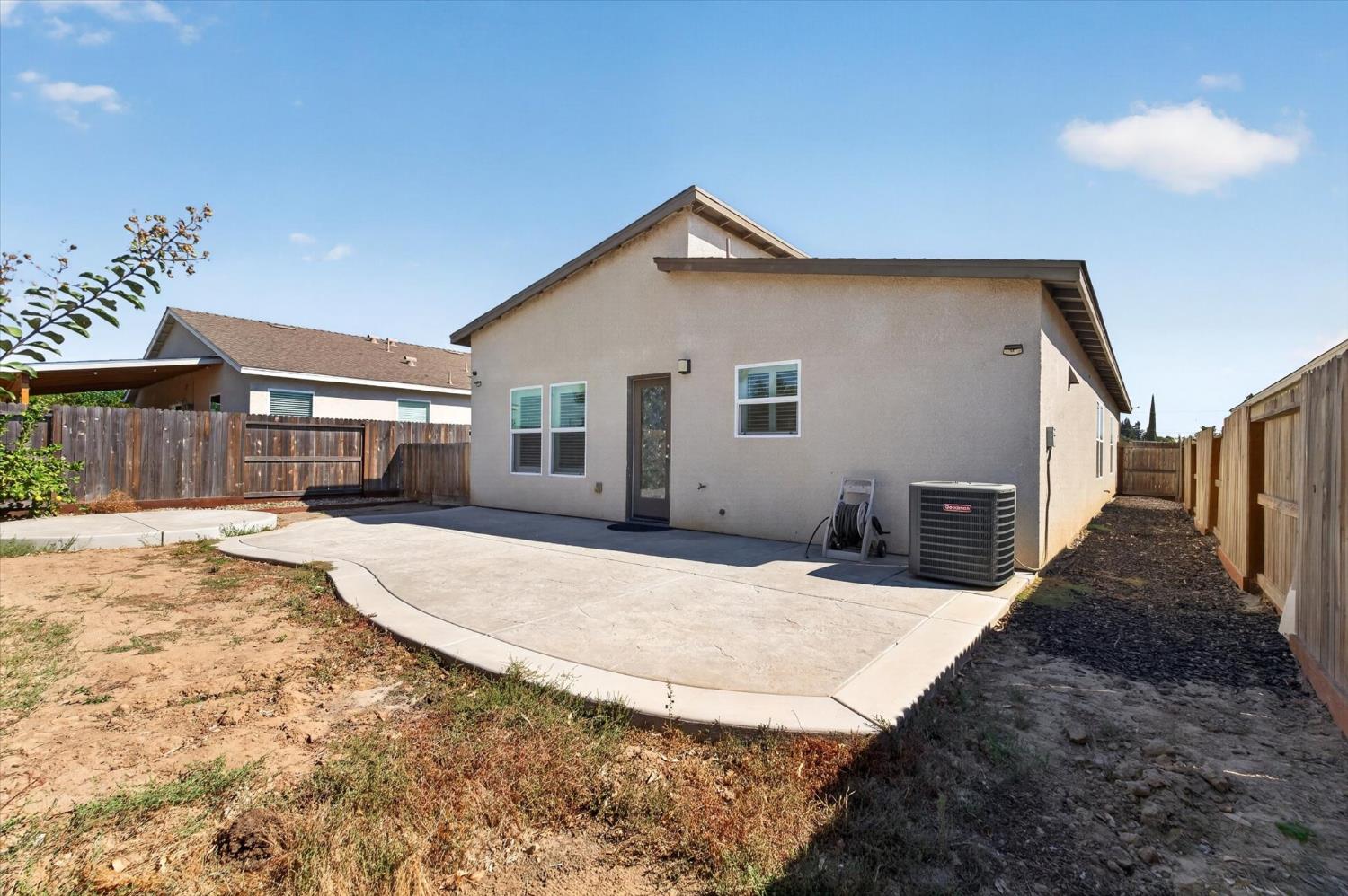 449 Stein Way, Waterford, CA 95386