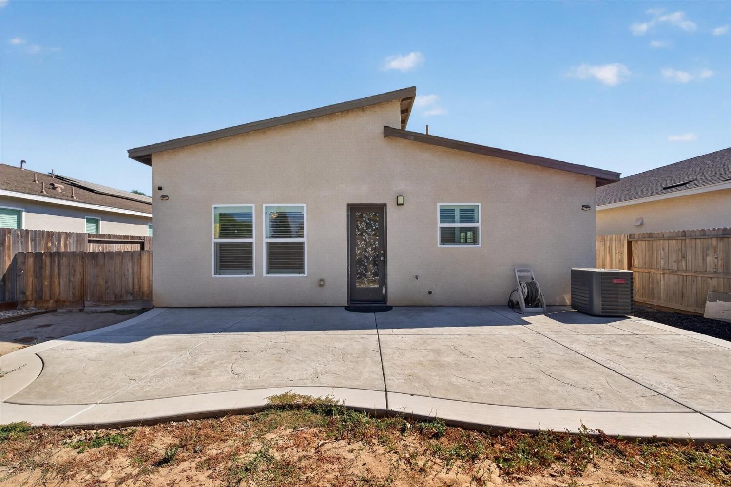 449 Stein Way, Waterford, CA 95386