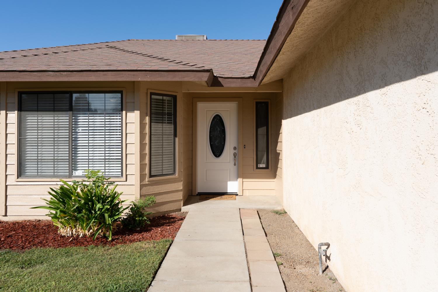 1220 Diamond Way, Madera, CA 93637
