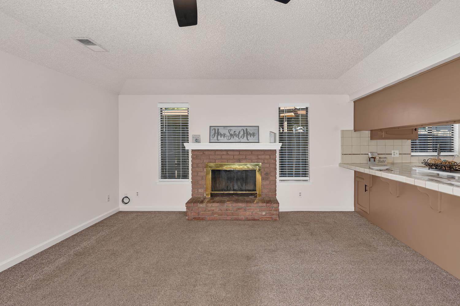1220 Diamond Way, Madera, CA 93637