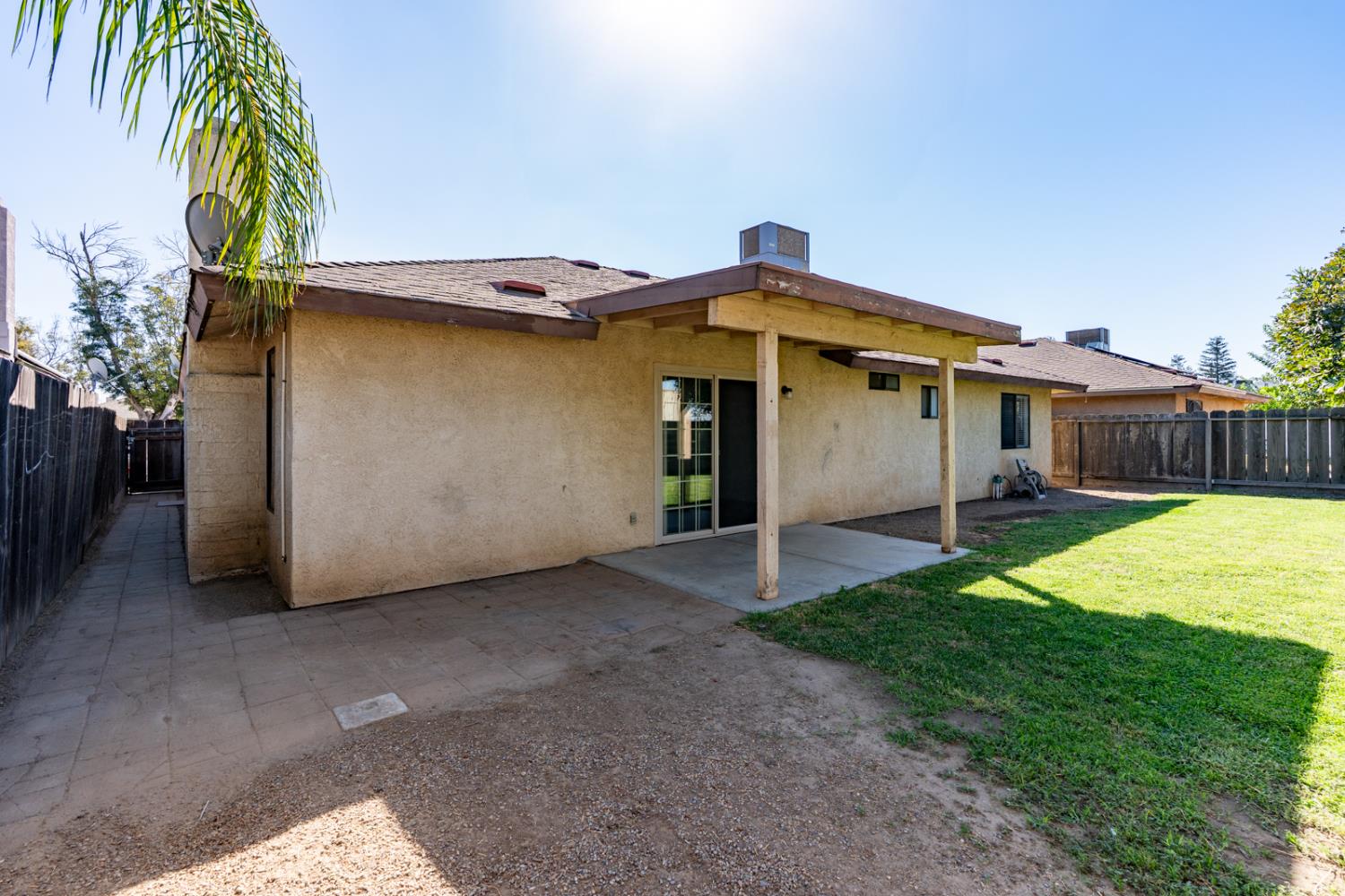 1220 Diamond Way, Madera, CA 93637
