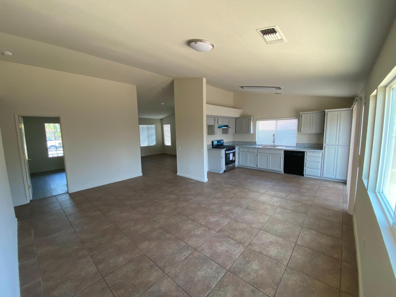 2529 Rushing River Dr, Ceres, CA 95351