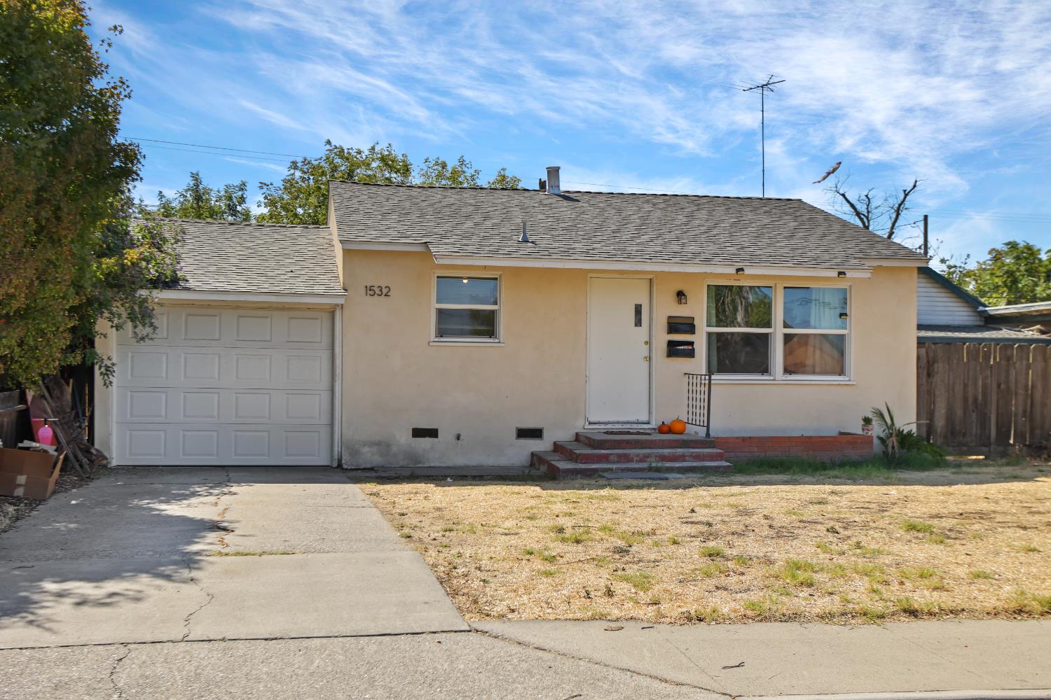1532 Teresa St, Modesto, CA 95350