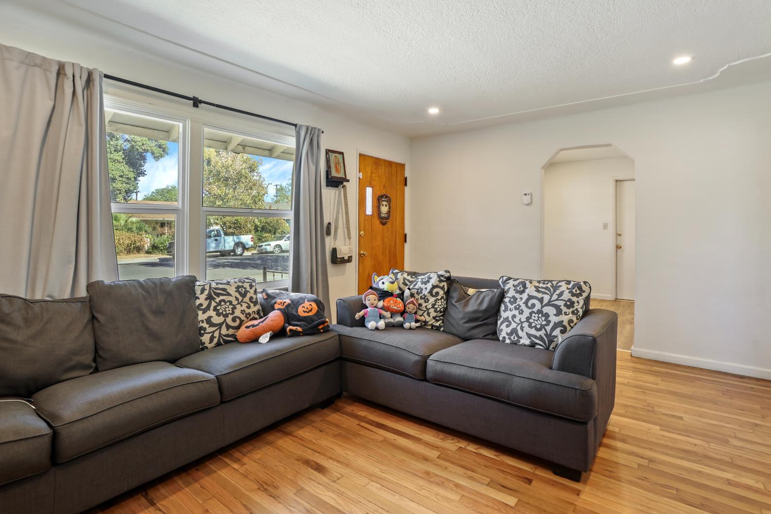 1532 Teresa St, Modesto, CA 95350
