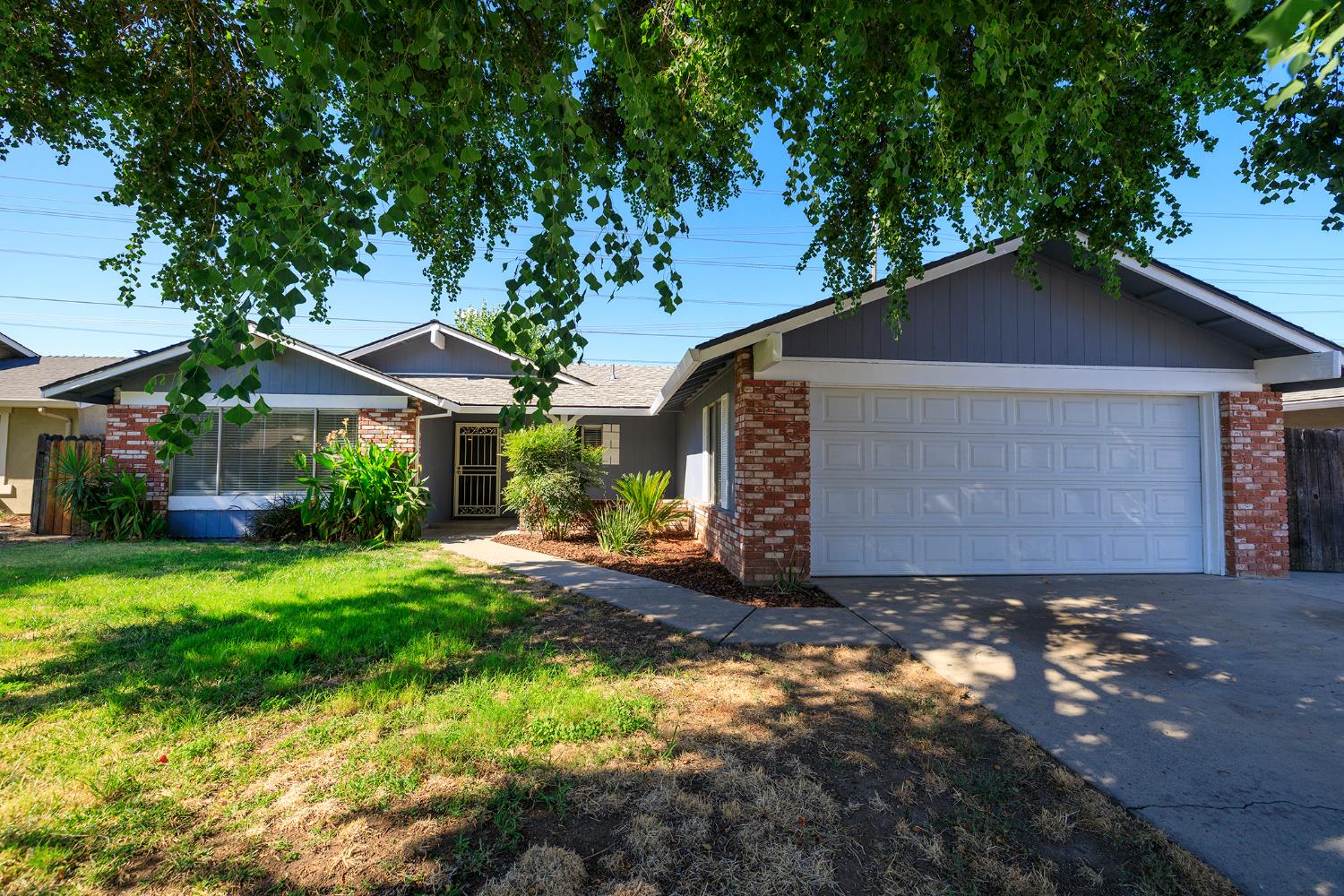 2113 Venus Dr, Ceres, CA 95307