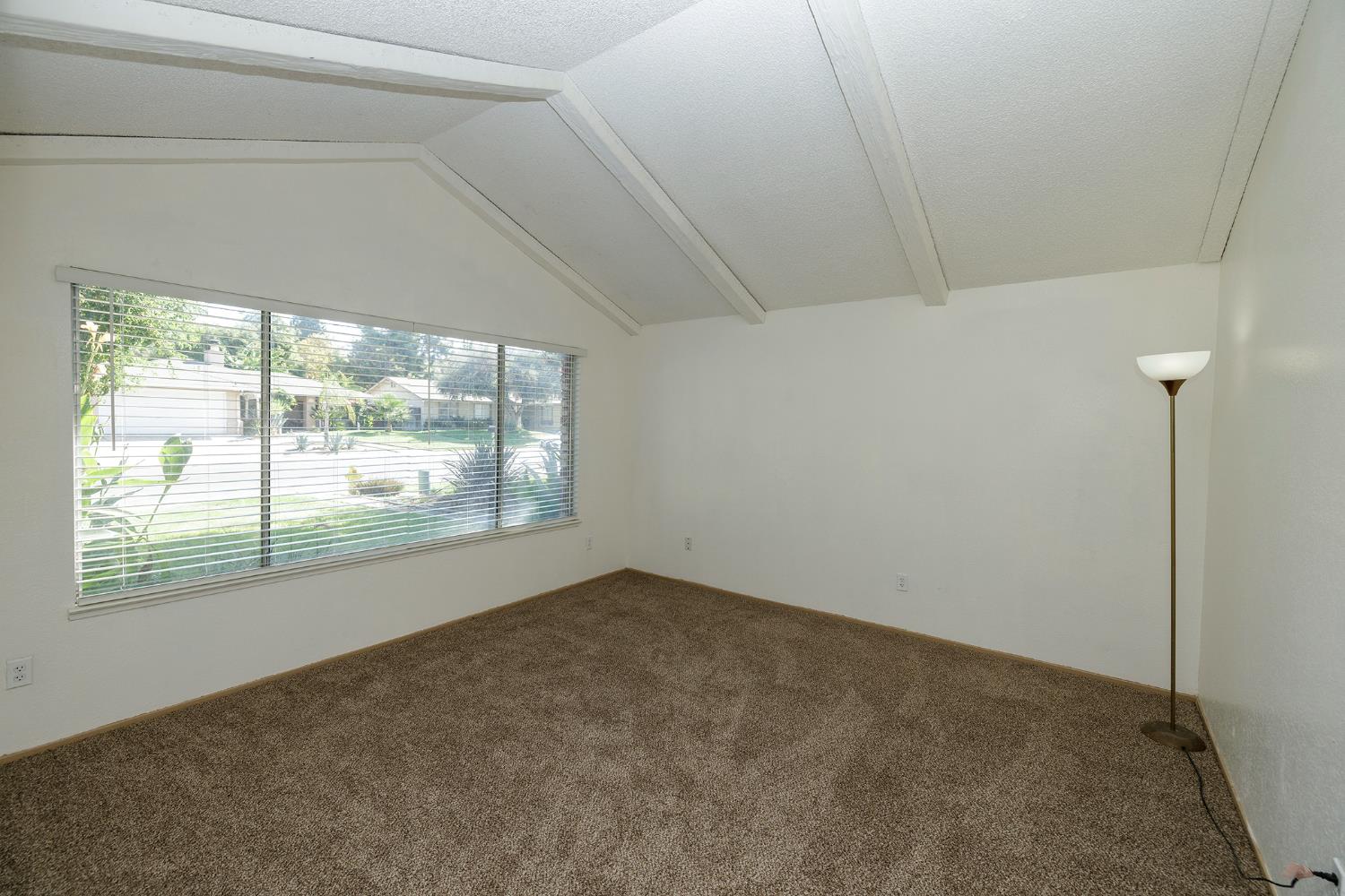 2113 Venus Dr, Ceres, CA 95307