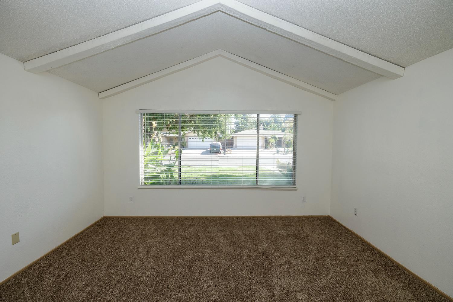 2113 Venus Dr, Ceres, CA 95307