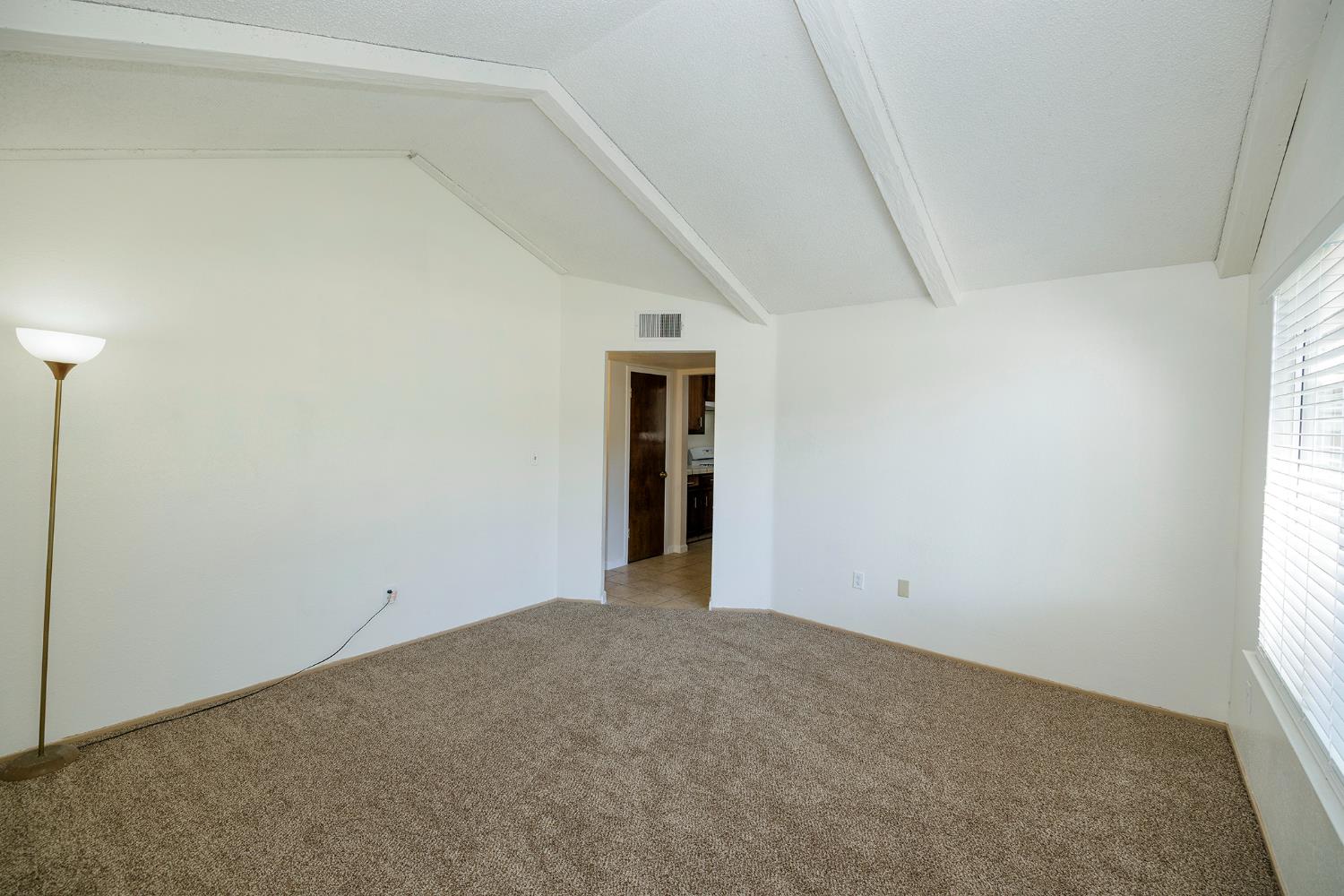2113 Venus Dr, Ceres, CA 95307