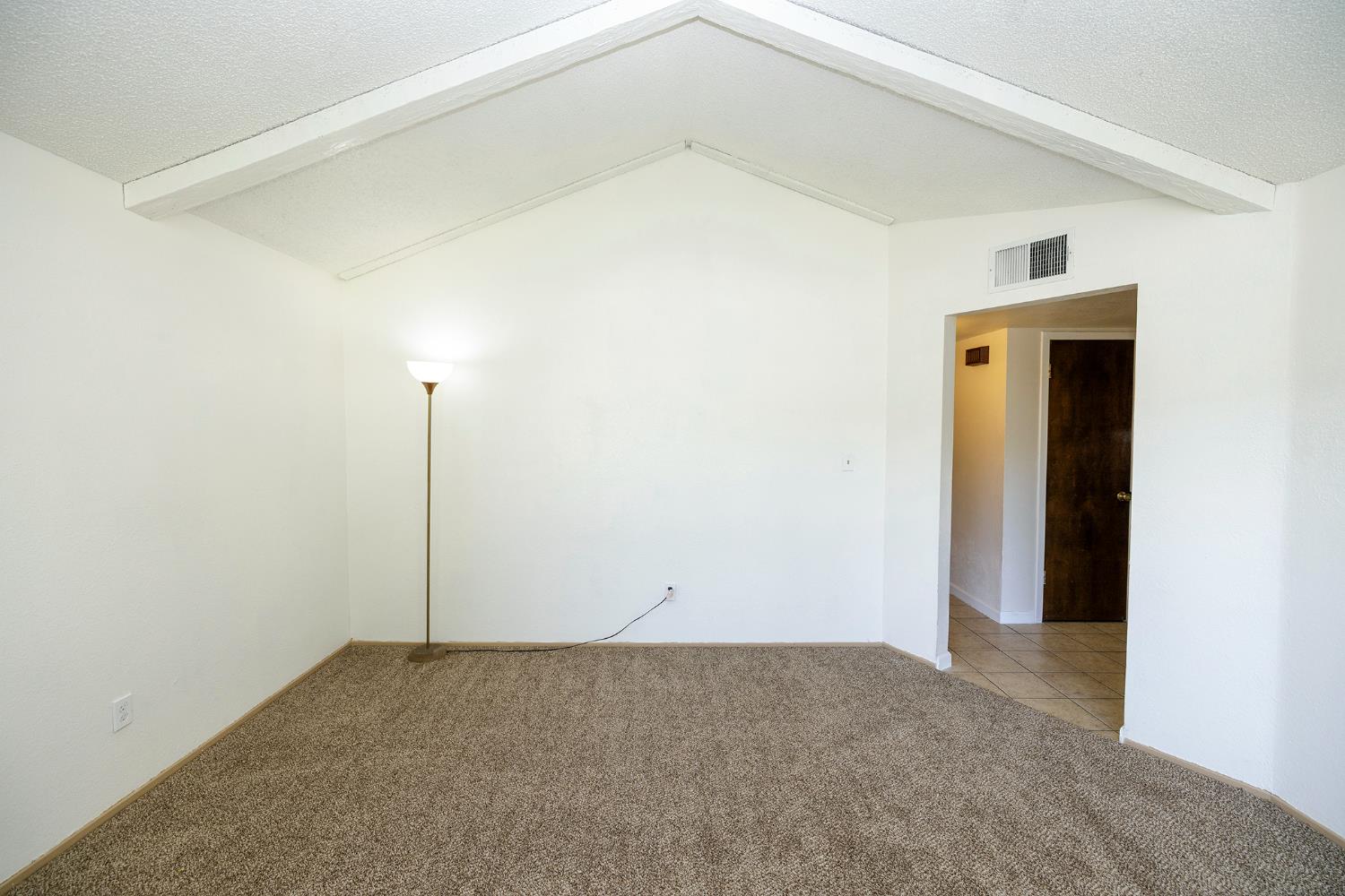 2113 Venus Dr, Ceres, CA 95307
