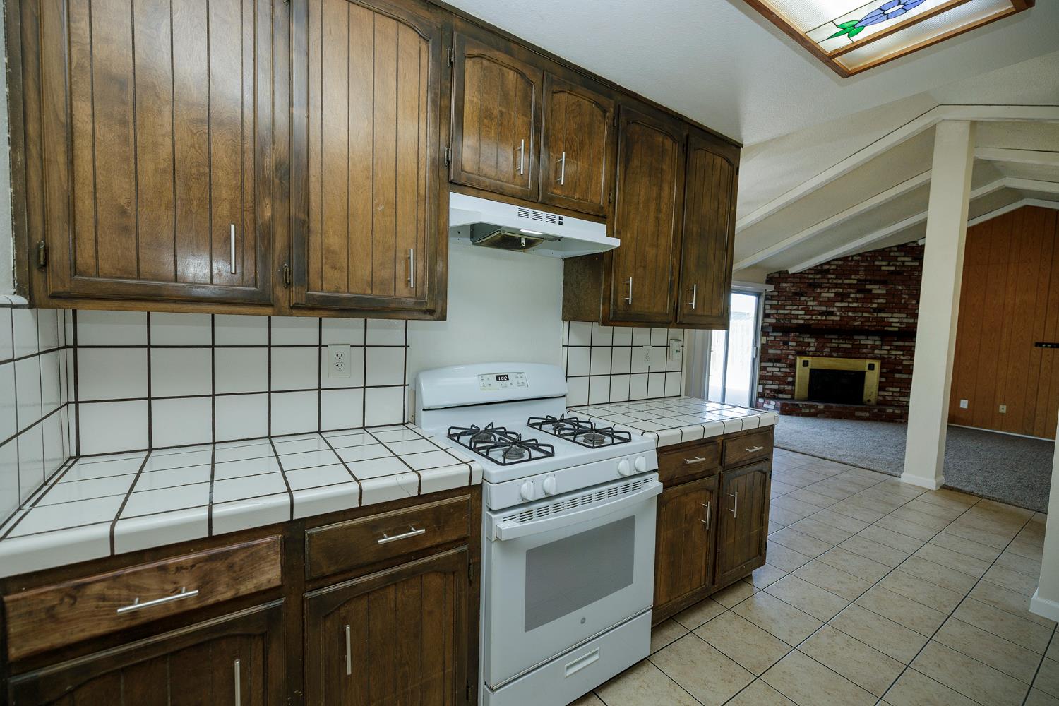 2113 Venus Dr, Ceres, CA 95307