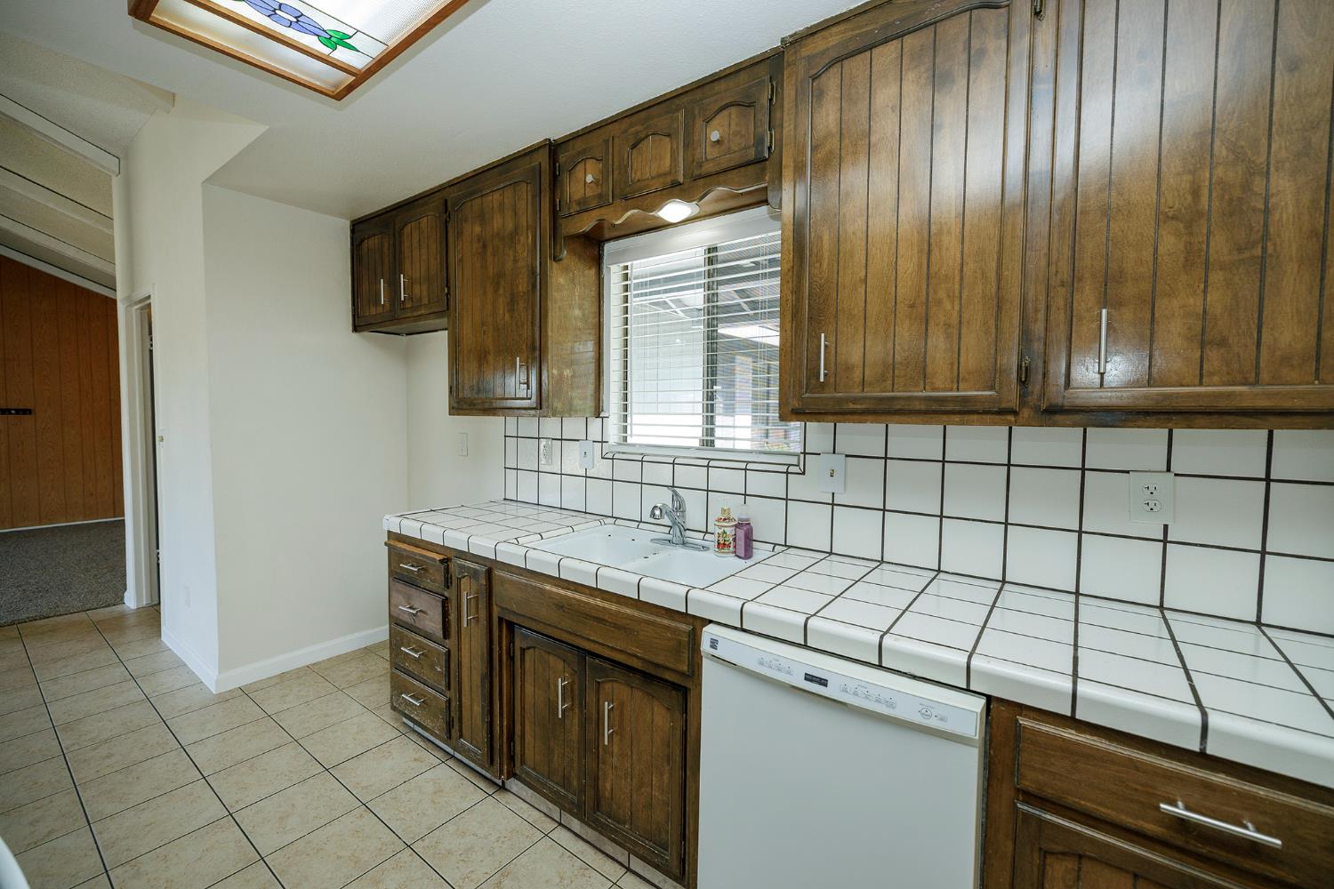 2113 Venus Dr, Ceres, CA 95307