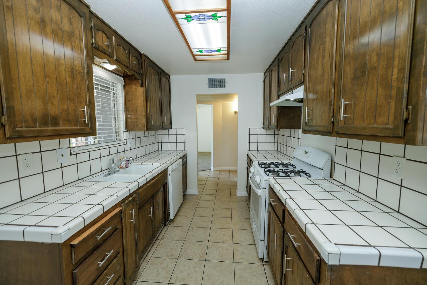 2113 Venus Dr, Ceres, CA 95307