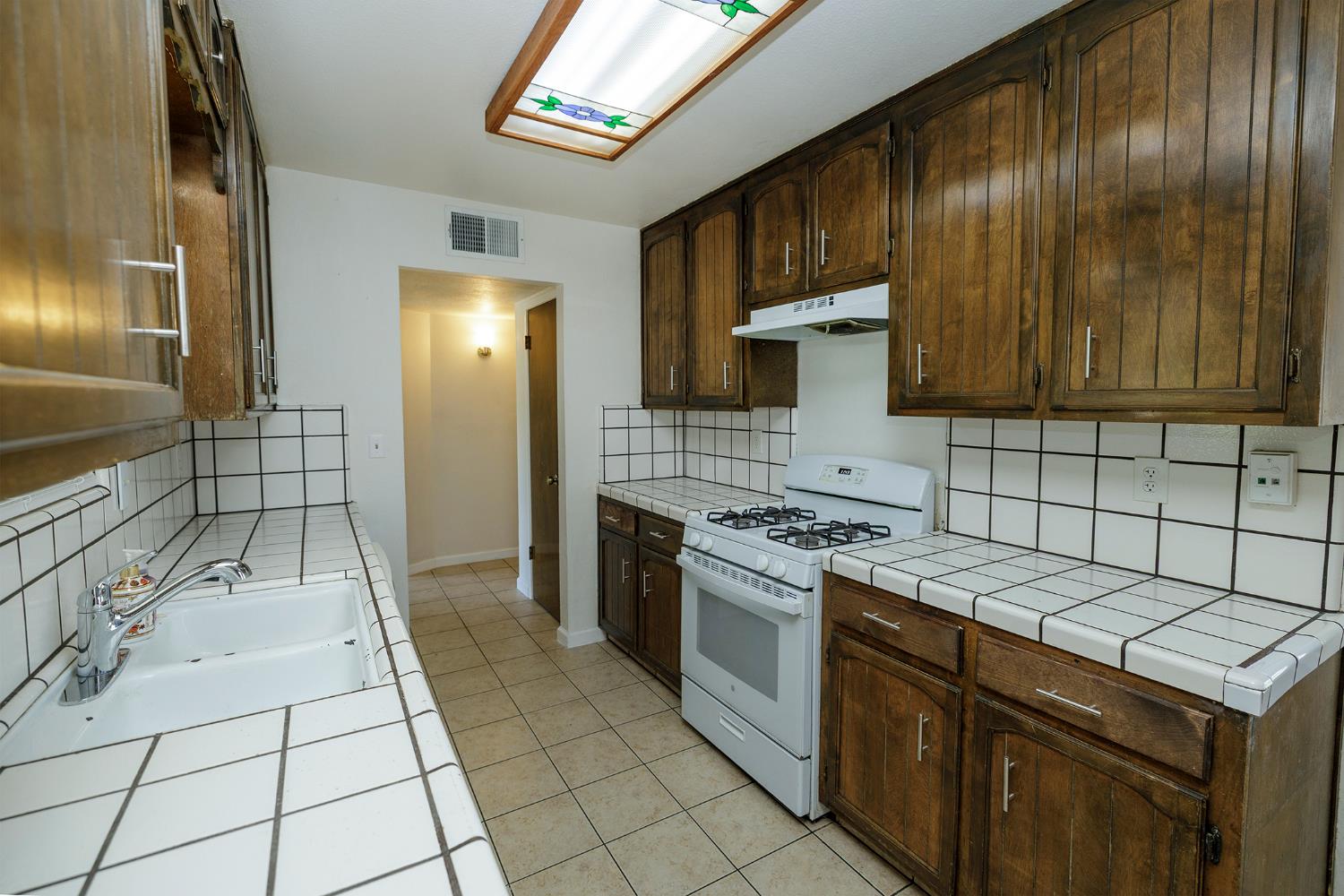 2113 Venus Dr, Ceres, CA 95307