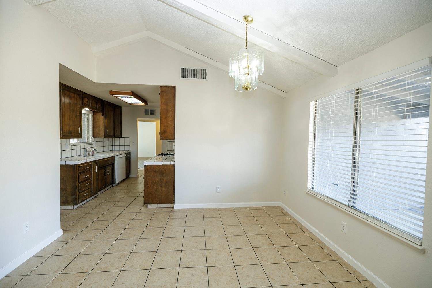 2113 Venus Dr, Ceres, CA 95307