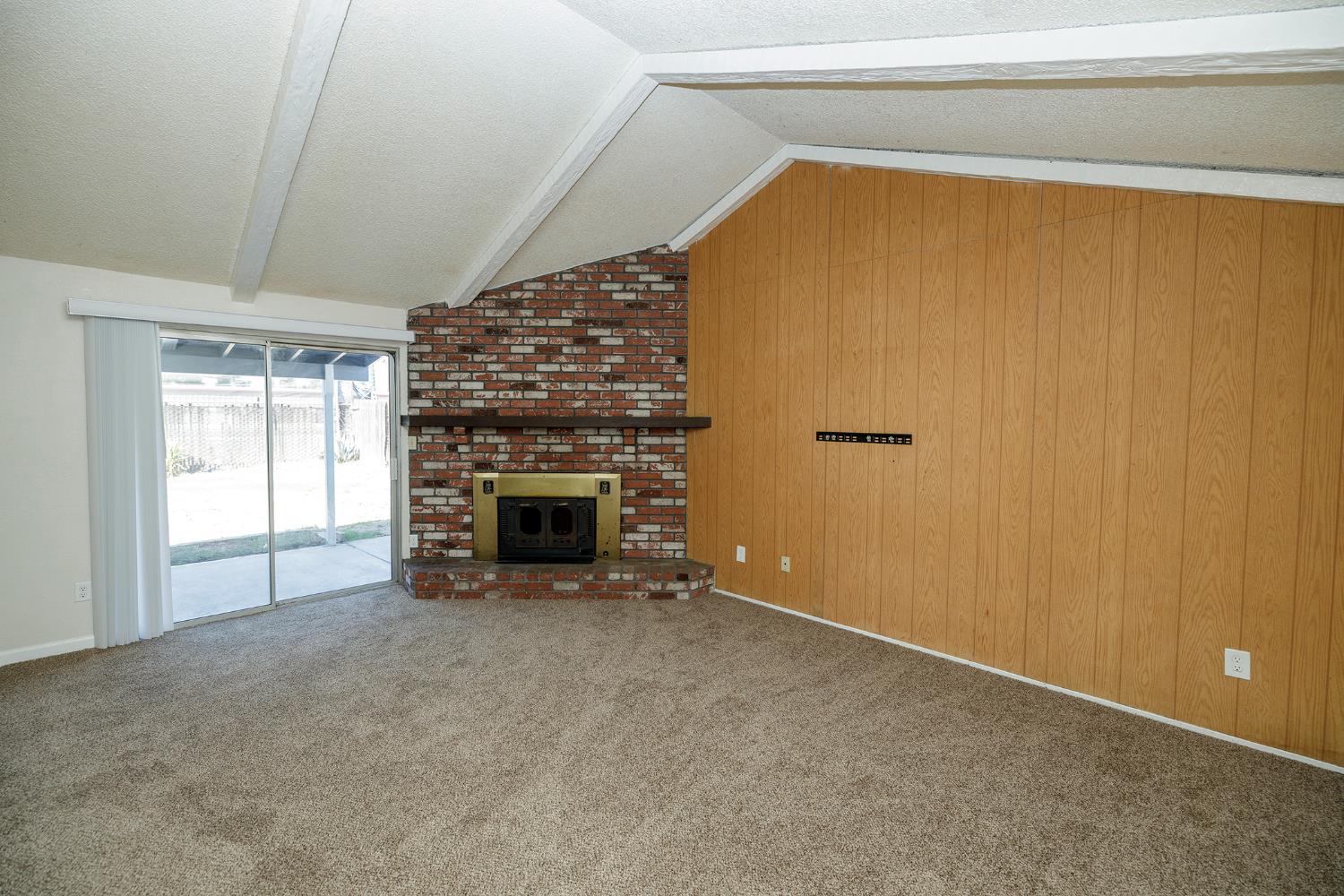 2113 Venus Dr, Ceres, CA 95307
