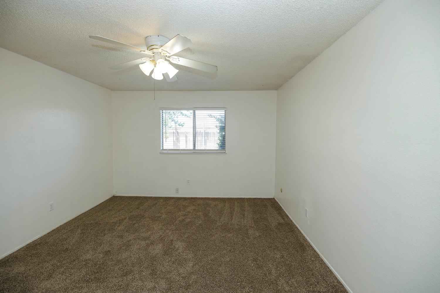2113 Venus Dr, Ceres, CA 95307
