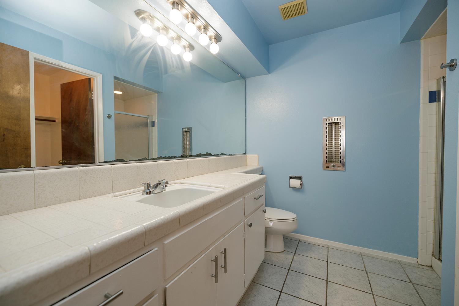 2113 Venus Dr, Ceres, CA 95307