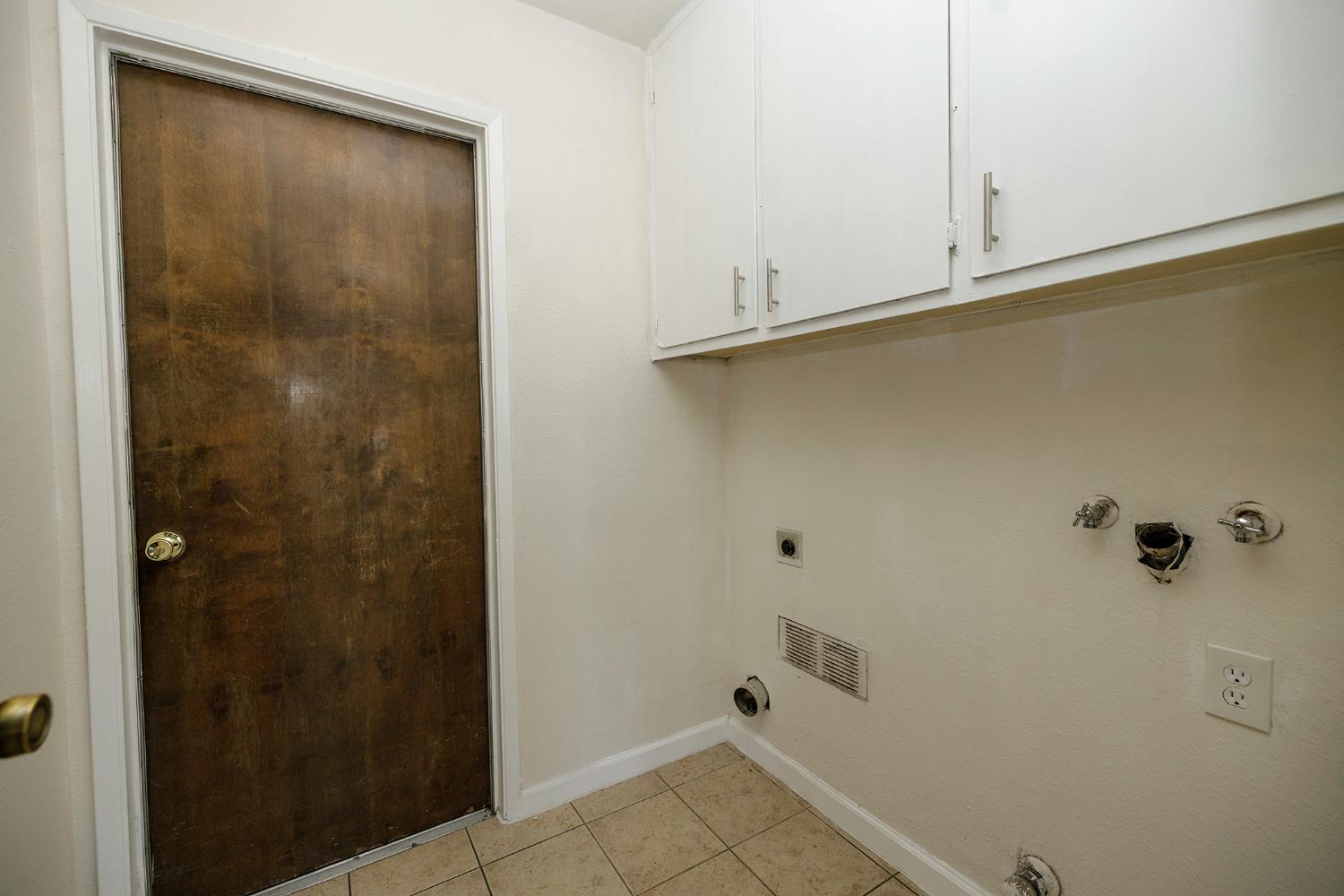 2113 Venus Dr, Ceres, CA 95307