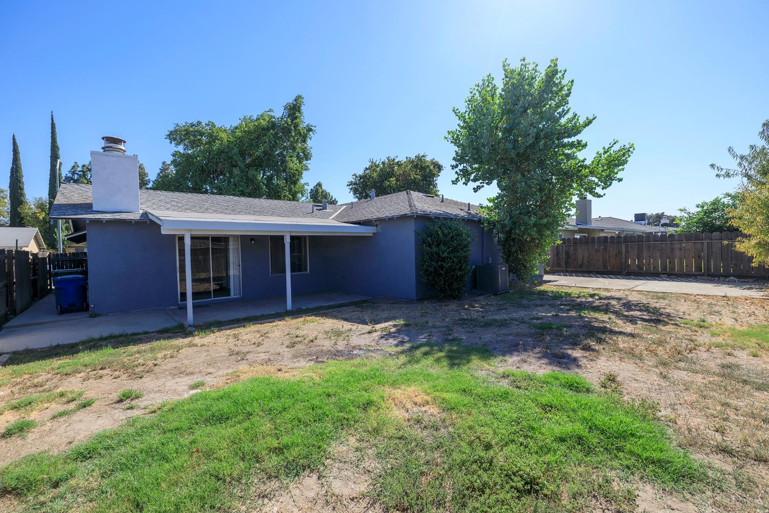 2113 Venus Dr, Ceres, CA 95307