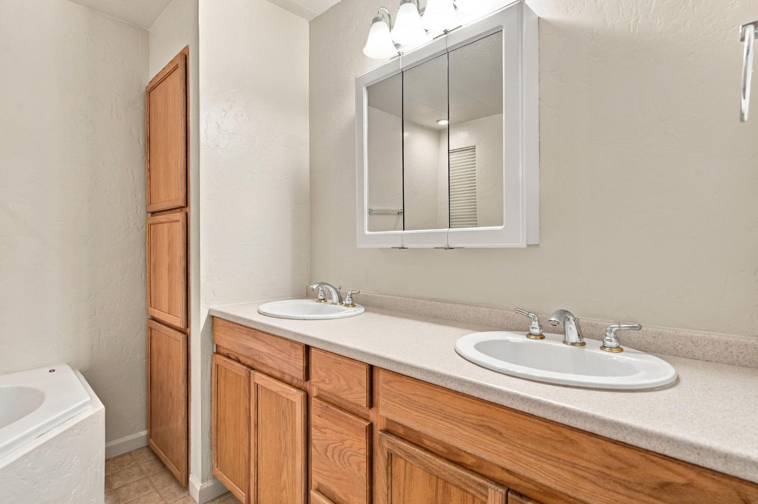 1400 N Tully Rd #2, Turlock, CA 95380
