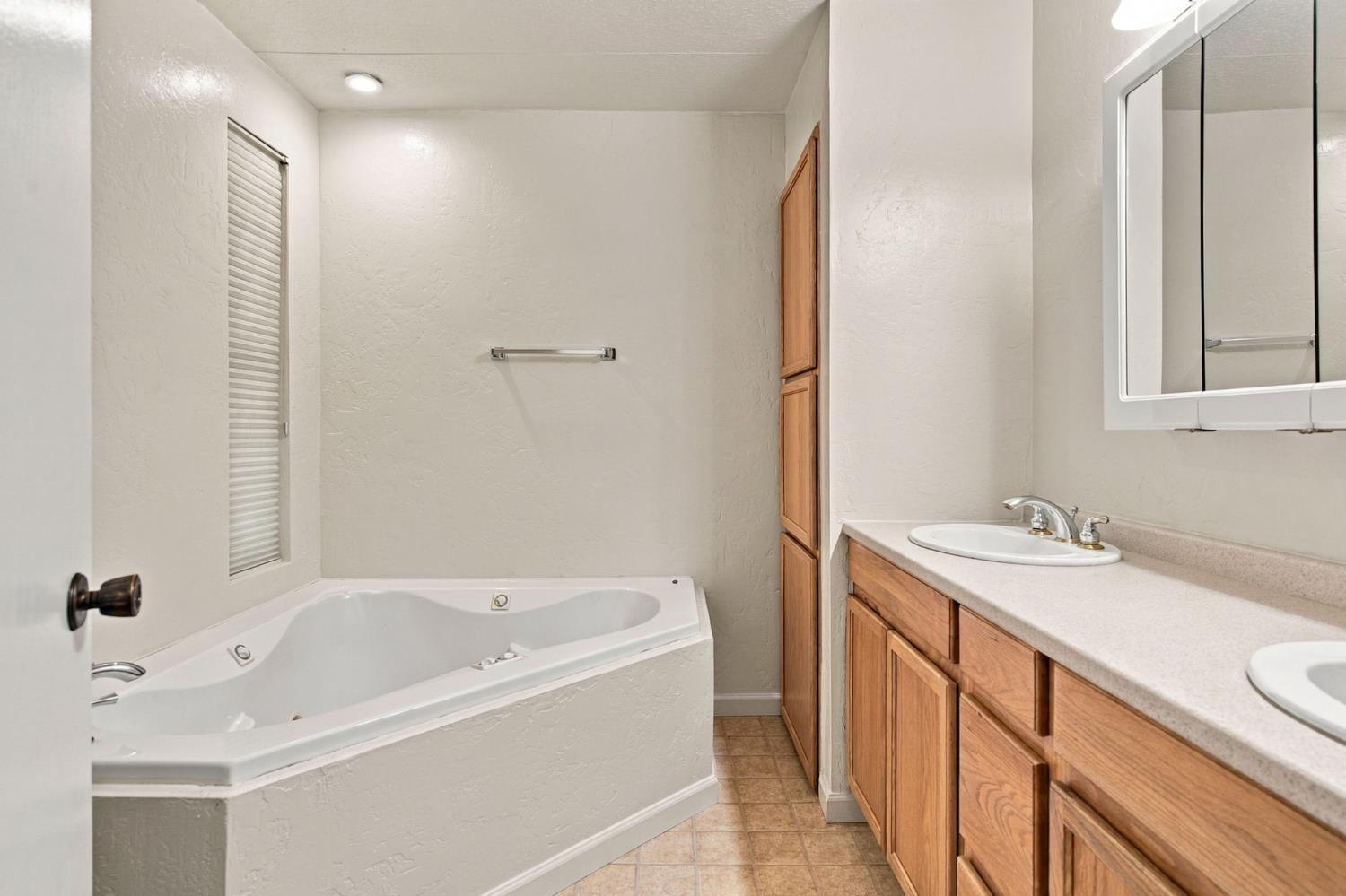 1400 N Tully Rd #2, Turlock, CA 95380