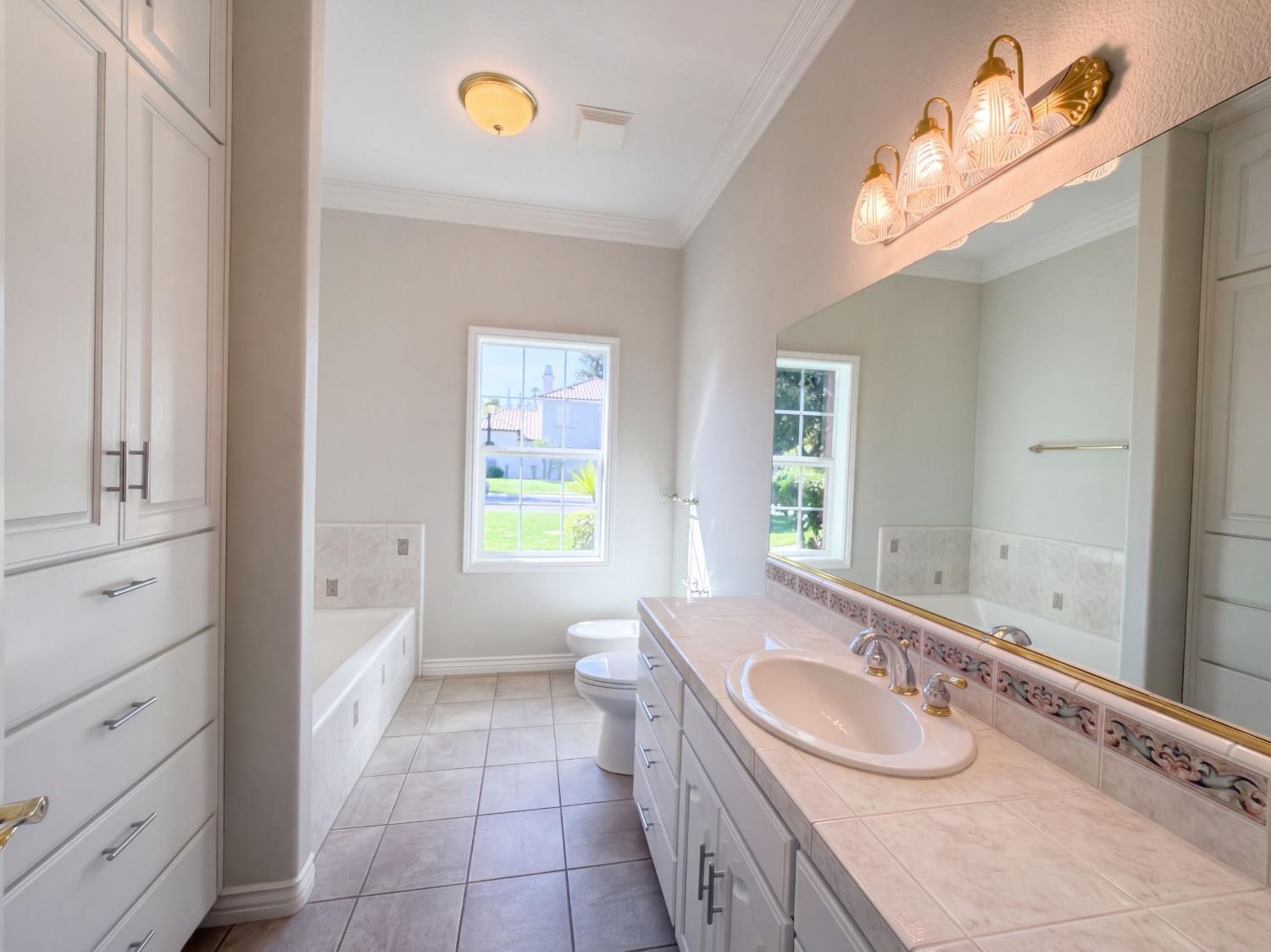 4212 Paquerette Cir, Modesto, CA 95356