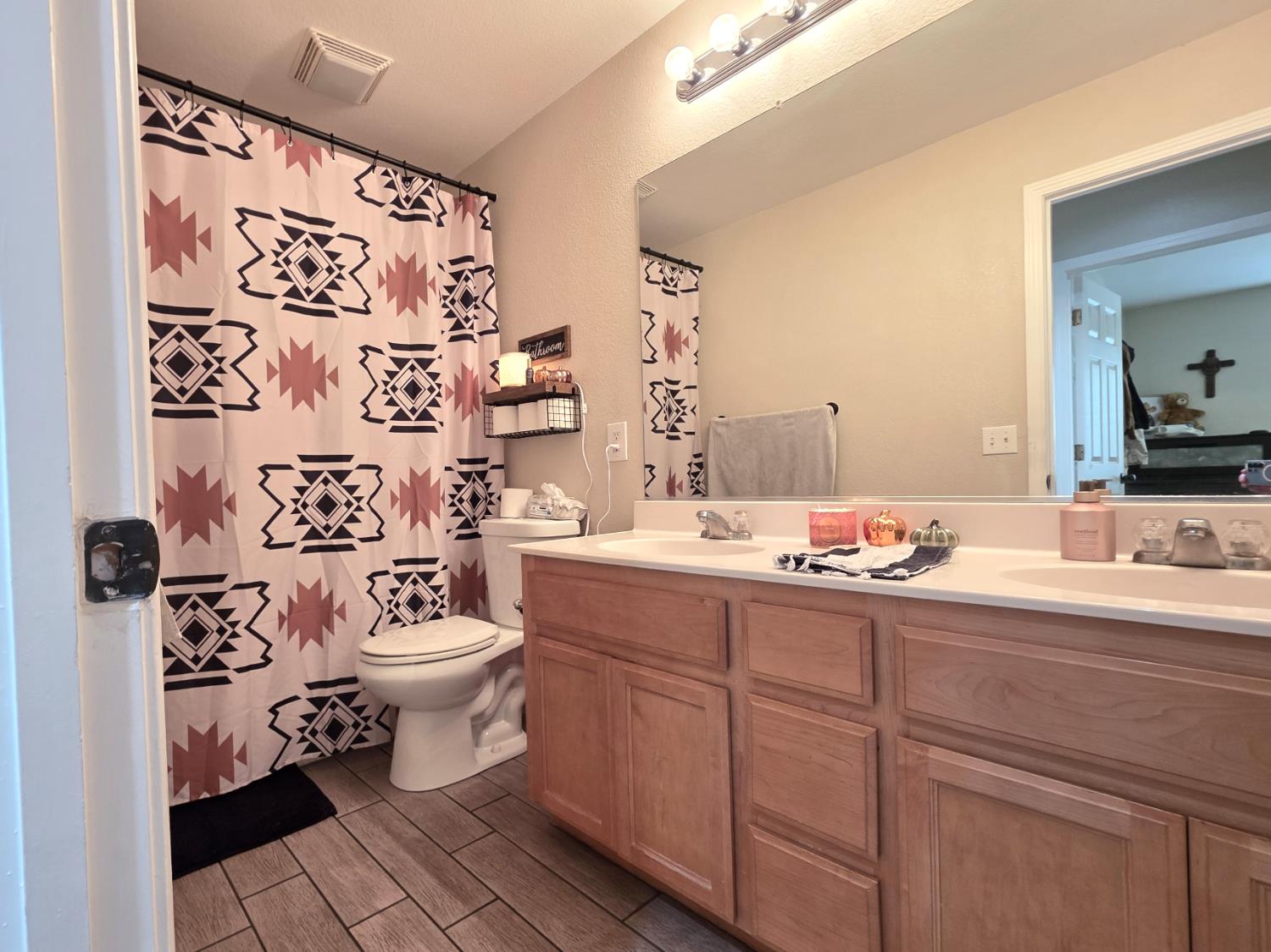 5441 Antique Rose Way, Riverbank, CA 95367