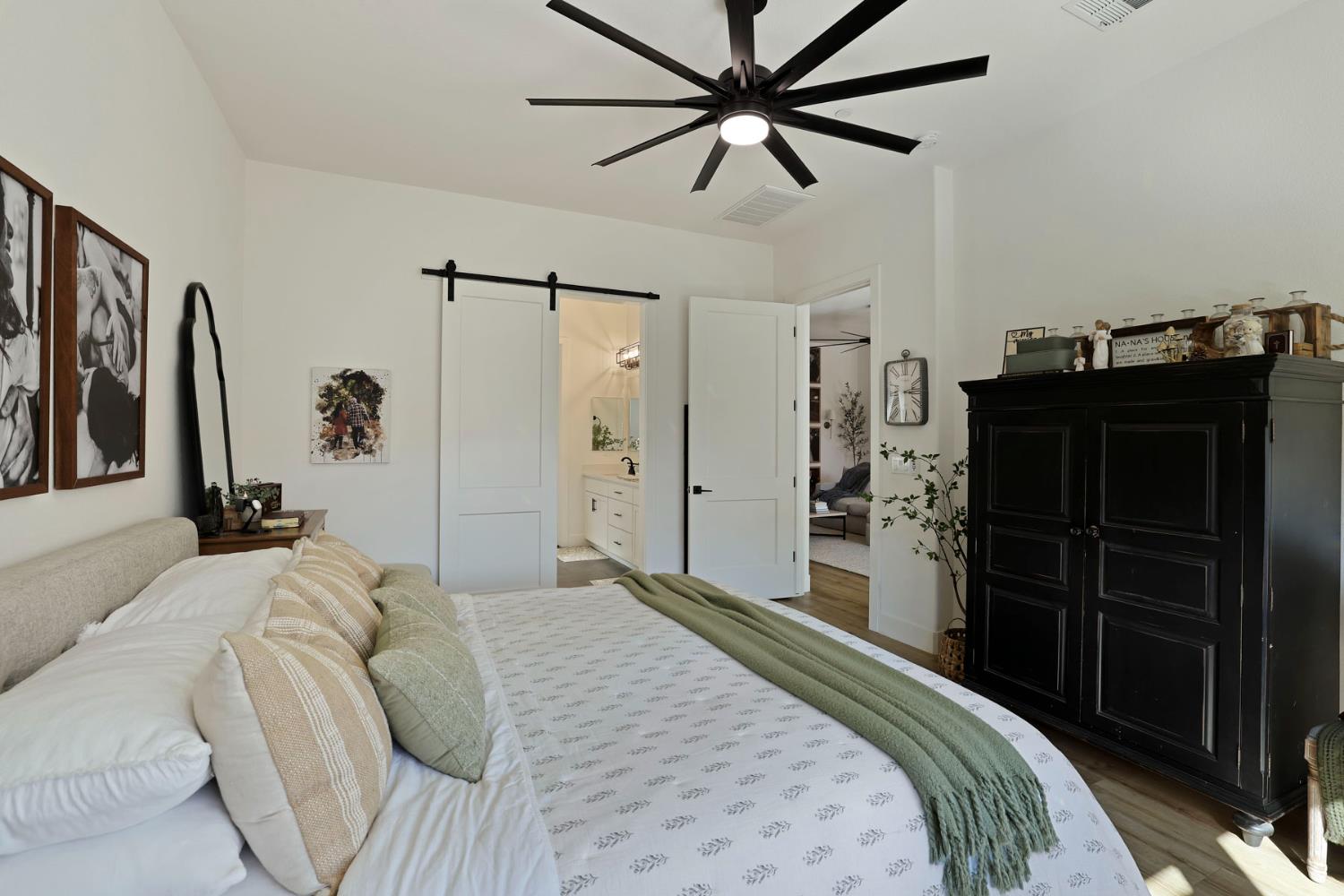230 Bloomingdale St, Manteca, CA 95337