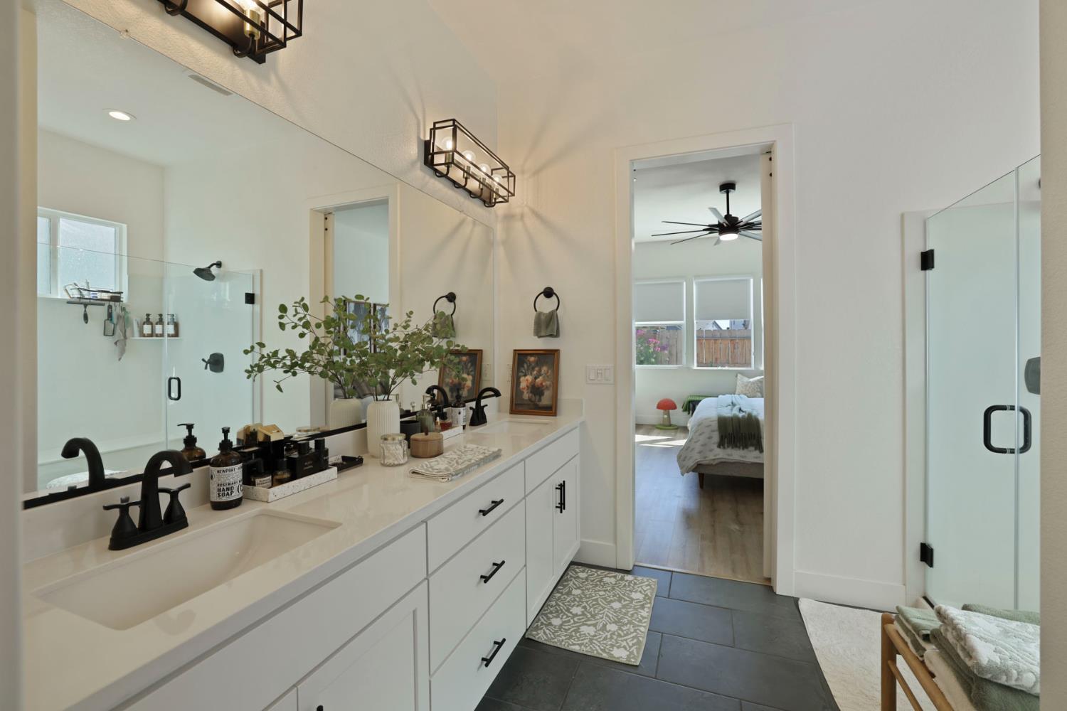 230 Bloomingdale St, Manteca, CA 95337