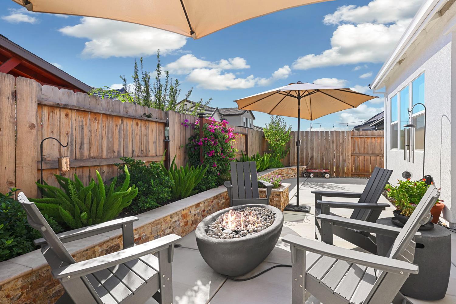 230 Bloomingdale St, Manteca, CA 95337