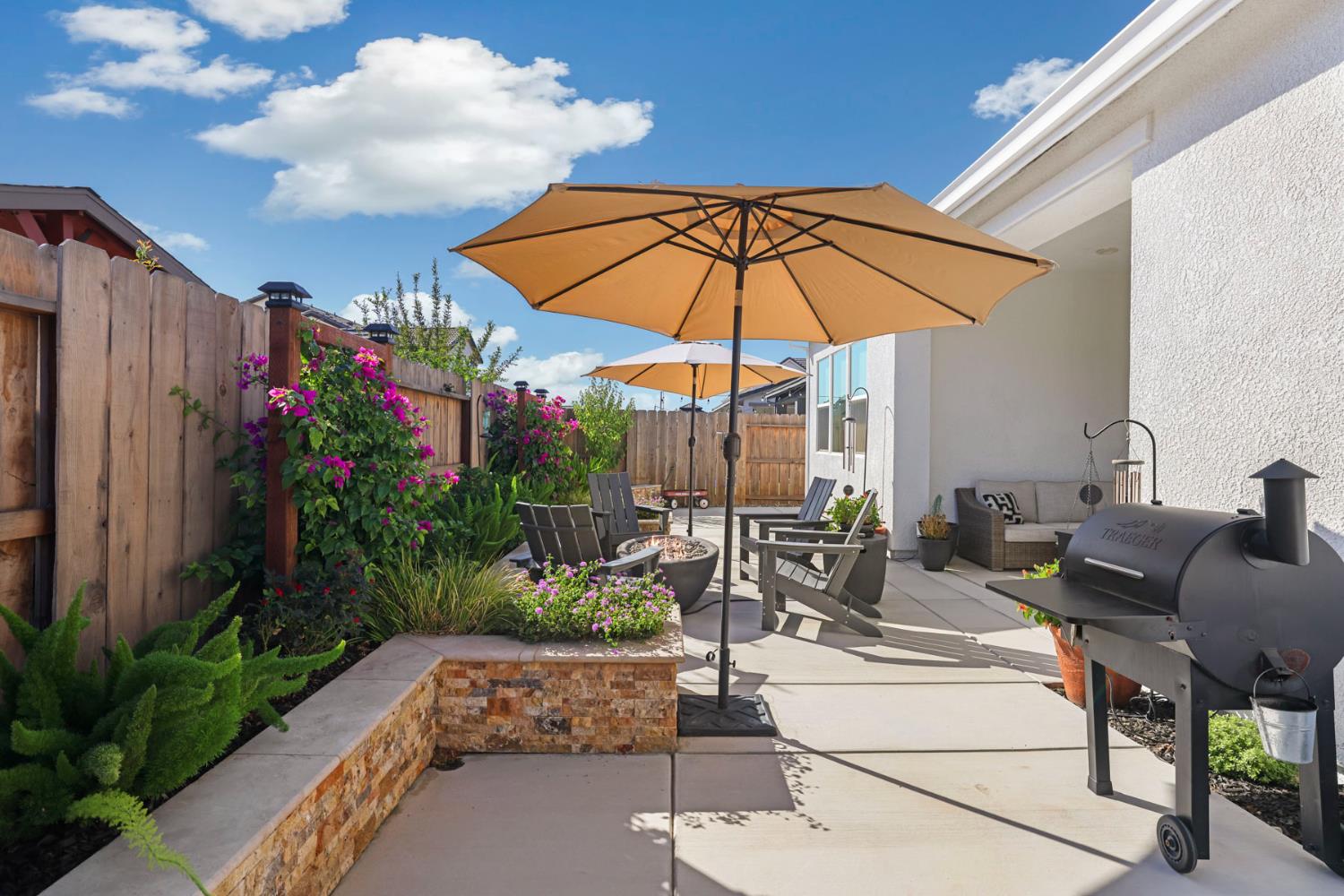 230 Bloomingdale St, Manteca, CA 95337