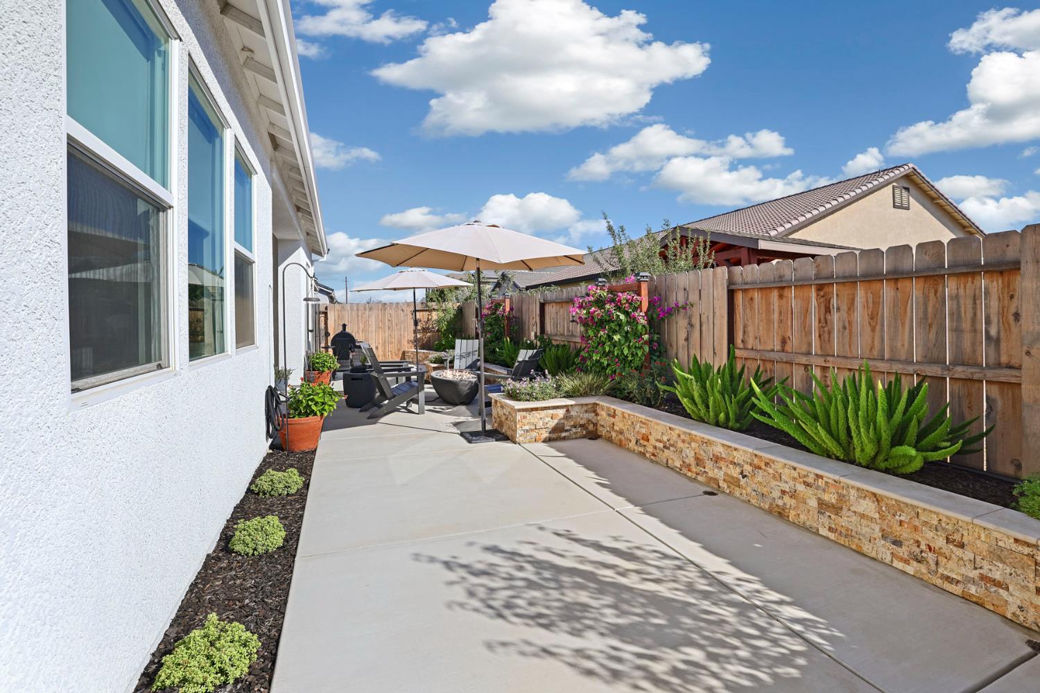 230 Bloomingdale St, Manteca, CA 95337
