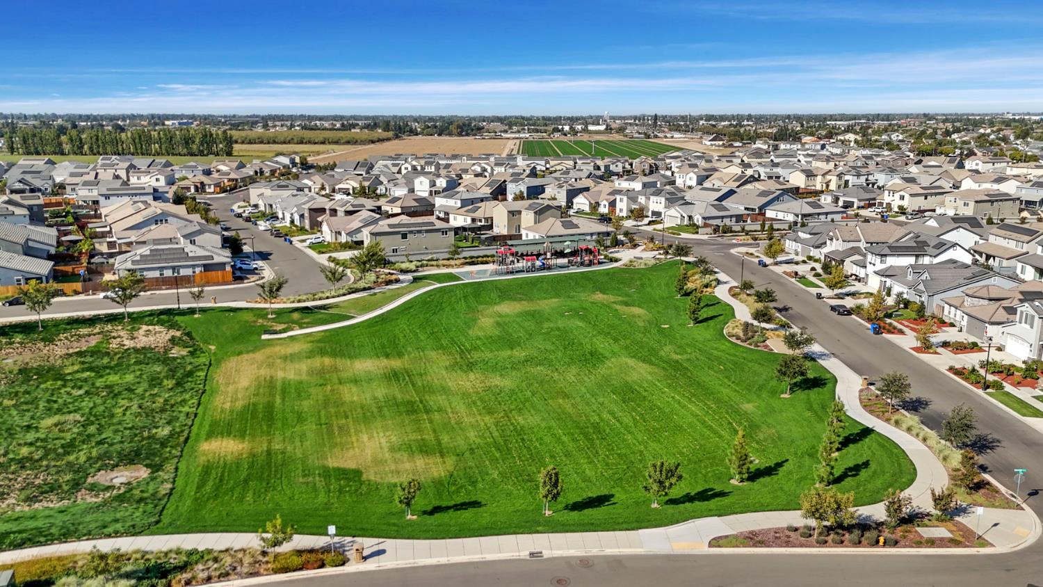 230 Bloomingdale St, Manteca, CA 95337