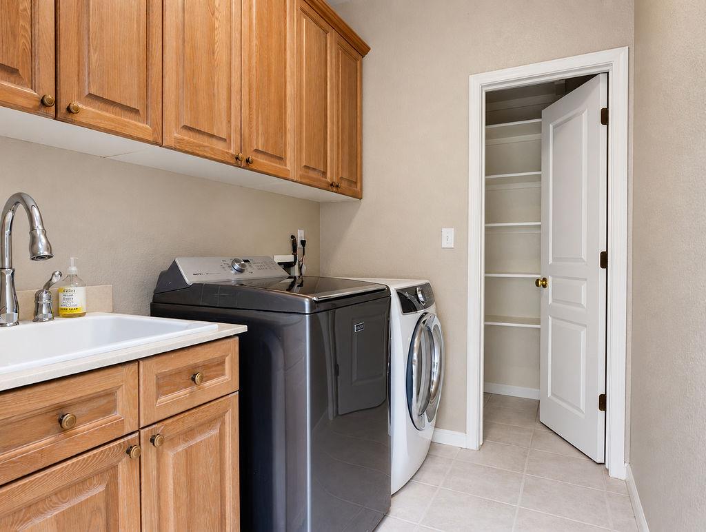 1500 Scenic Dr #2, Modesto, CA 95355