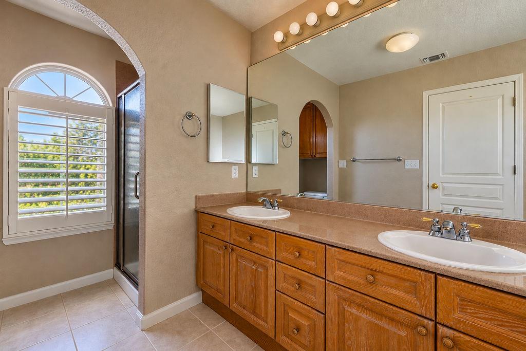 1500 Scenic Dr #2, Modesto, CA 95355